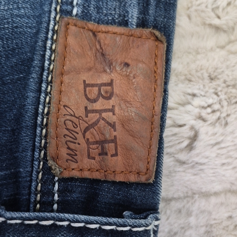 Buckle (BKE) Women's Dark Wash Denim Cutoff Shorts - Blue - Picture 4 of 7